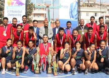 जेभियर कप यु–१९ बास्केटबल उपाधि विजेता गोल्डेनगेट र साइपाल टोली ।