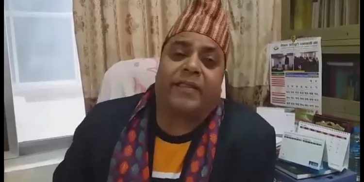 नेपालगन्ज उद्योग बाणिज्य संघको निर्वाचनमा पराजय हुने अवस्था आएपछि अध्यक्षका उम्मेदवार अब्दुल वाहिद मन्सुरी चुन्ना समूहले परिचयपत्र नै कव्जा गरेको छ । (भिडियो सहित )