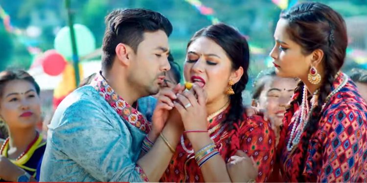 ‘पिरिम नलाउने’को सफलता पश्चात गायक आशिष सचिनको अर्को प्रस्तुती ‘गलबन्दी पच्छ्यौरी’ सार्वजनिक  (भिडियो )