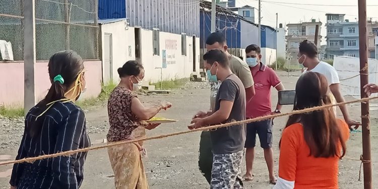 इटहरी आइसोलेसनमा संयुक्त रुपमा विजया दशमी दशैको टिका