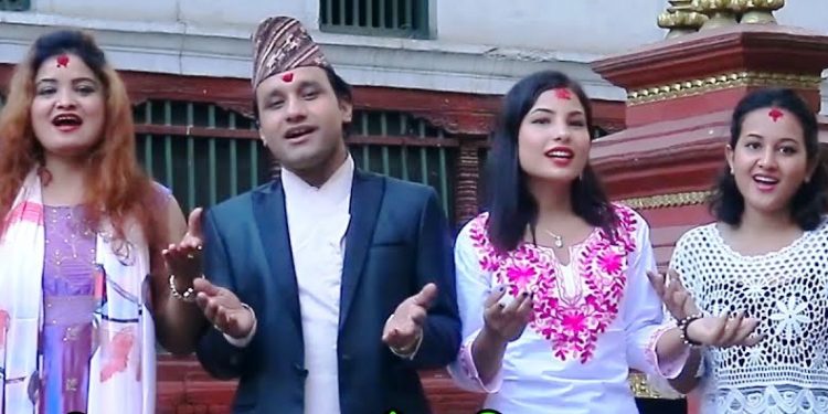 नित्याशिवा र पुरुषोत्तम न्यौपानेको स्वरमा ‘घर आगनीमा दशै आयो…’ (भिडियोसहित)