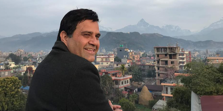 मनोज गजुरेलको फोक्सोमा पानी जमे पछी, आइसीयूमा उपचार हुँदै