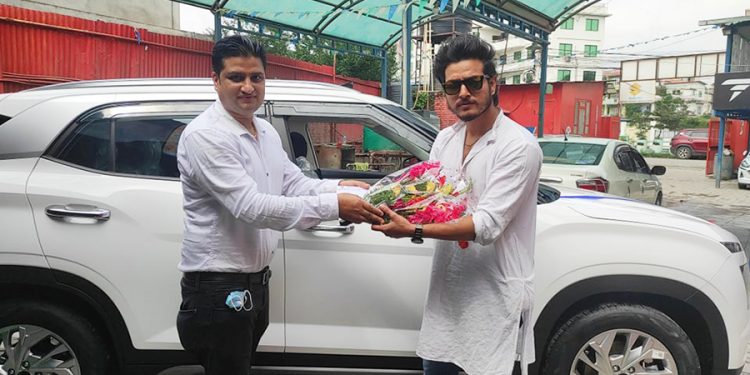 पुष्प खड्काले खरिद गरे ७० लाखको गाडी