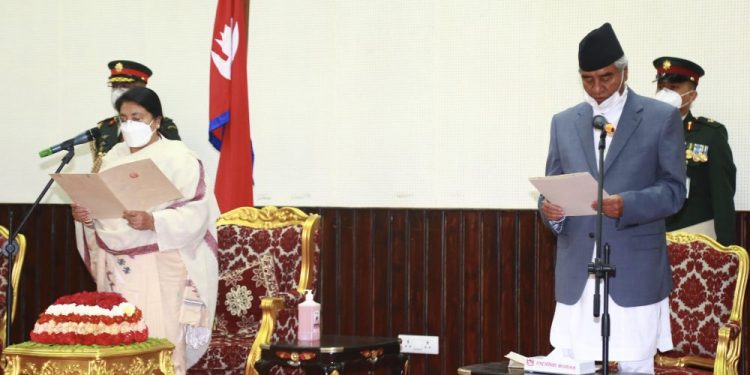 नवनियुक्त प्रधानमन्त्री देउवाद्वारा पद तथा गोपनियताको शपथ