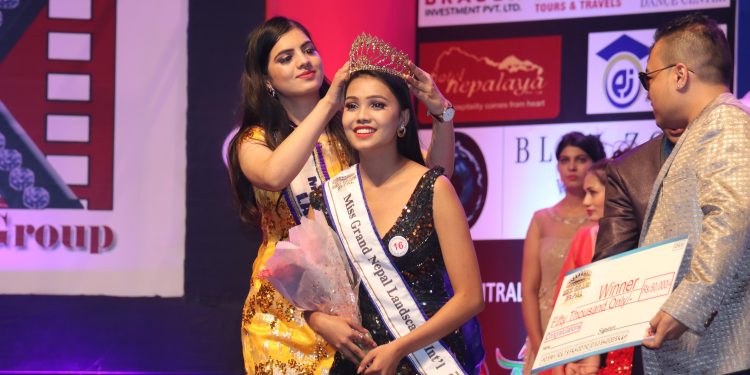 ‘मिस ग्राण्ड नेपाल २०२१’को ताज निशुले जितिन्, यी हुन् ताज जित्ने अन्य ४ सुन्दरीहरु (भिडियो सहित)