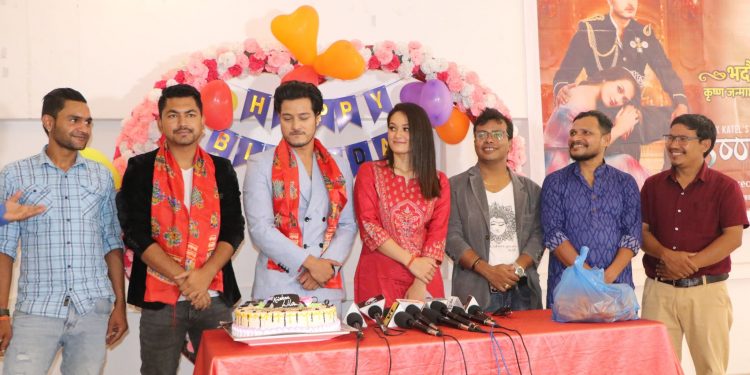 जन्मदिनमा पुष्पलाई श्रद्धाले दिइन् राधाकृष्ण उपहार