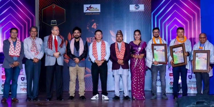 ४० विधामा अवार्ड प्रदान गरियो गर्दै चौथो नेपाल म्युजिक एन्ड फेशन अवार्ड २०८०